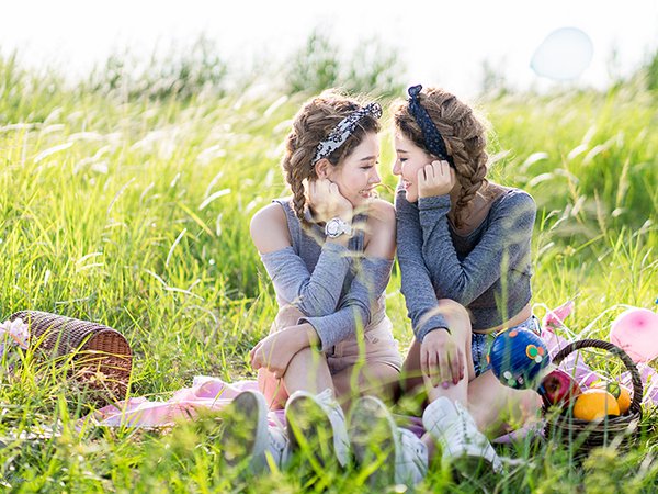 Giải mã giấc mơ thấy chị gái – Thông điệp và con số may mắn 7 Ý nghĩa giấc mơ thấy chị gái theo góc độ tâm linh và phong thủy