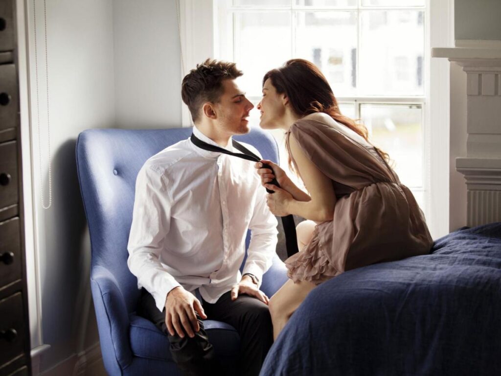 Nằm mơ thấy quan hệ với người yêu cũ có ý nghĩa như thế nào? 9 Giải mã điềm báo trong chiêm bao quan hệ với người yêu cũ