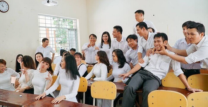 Nằm mơ thấy bạn học cũ – Điềm báo, con số may mắn lô đề 6 Giải mã giấc mơ nằm mơ thấy bạn học cũ chi tiết